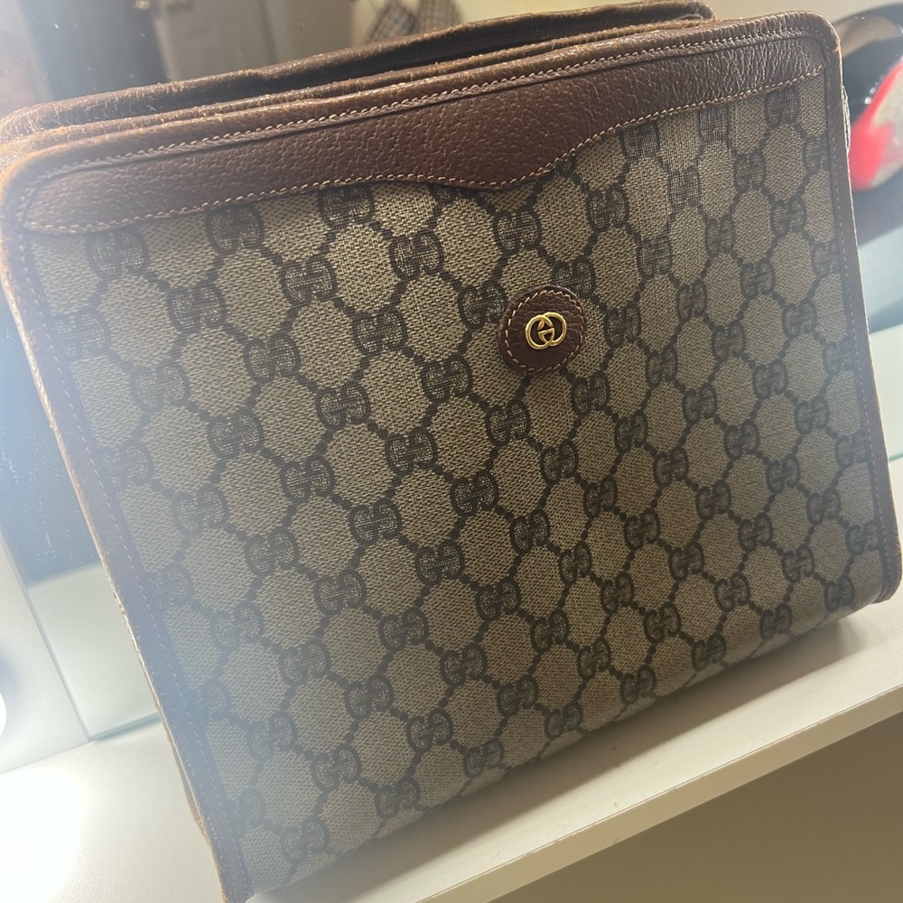 Authentic GUCCI wallet or cosmetic bag
